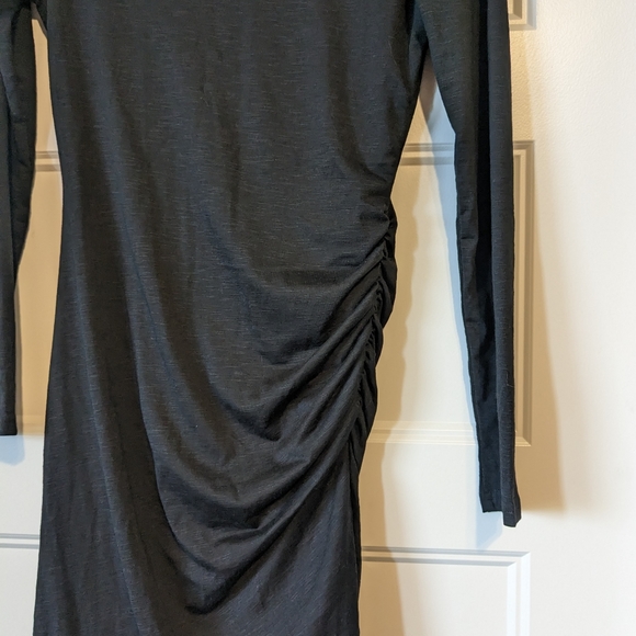 Black bodycon dress with roushing on left side. - Picture 2 of 4